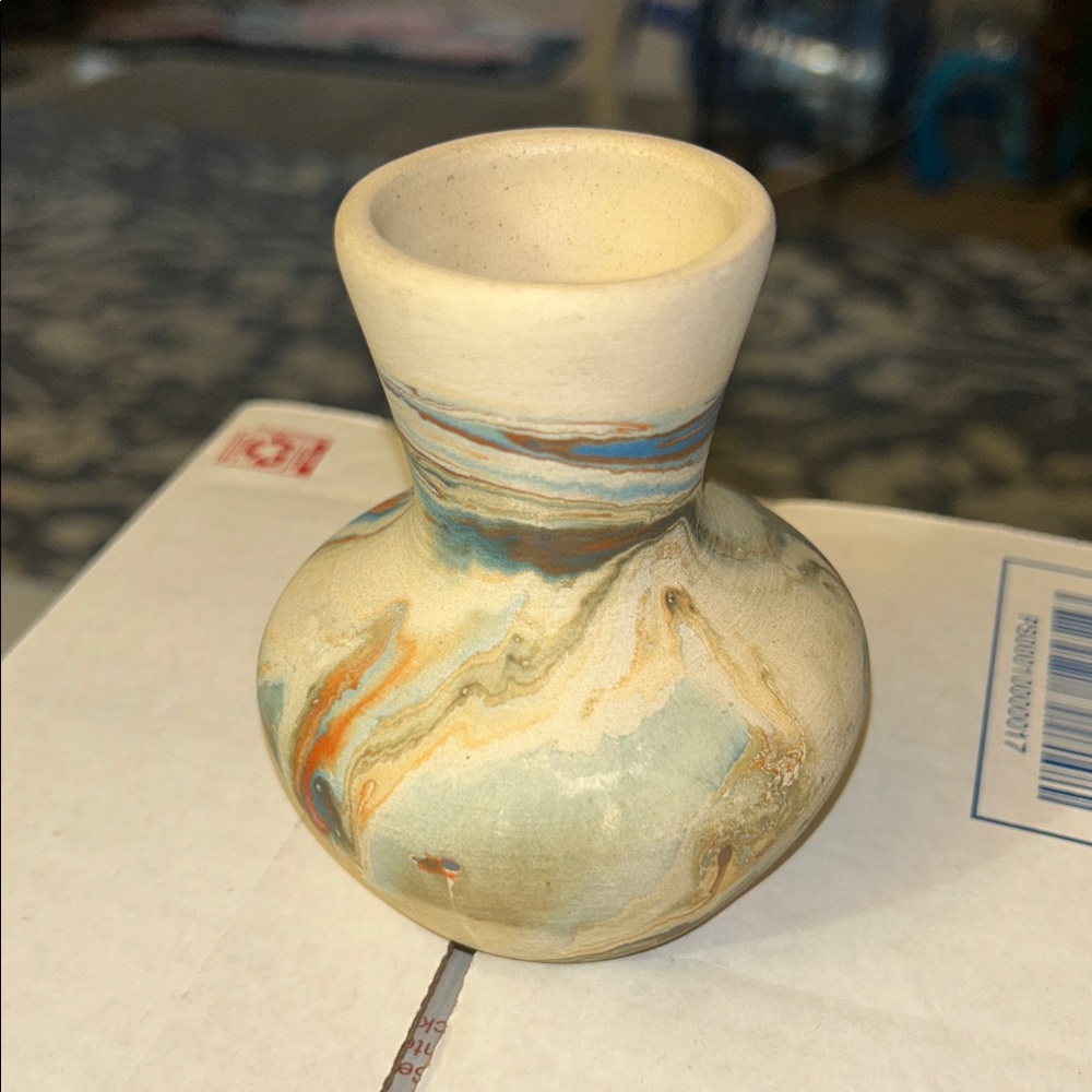 Nemadji Pottery Swirl Pottery bud vase